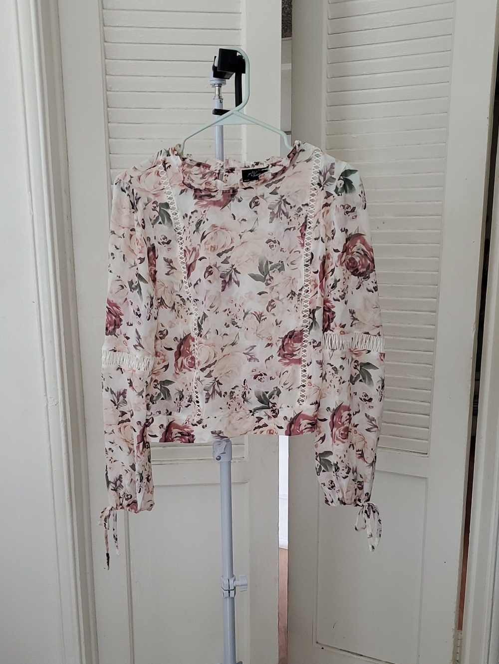 Milk & Honey Floral Long Sleeve Lace Sheer Blouse Size M